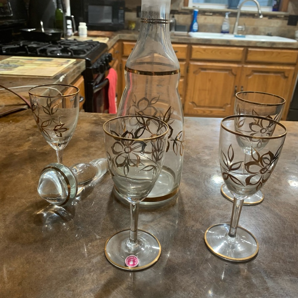 Vintage crystal glassware and decanter